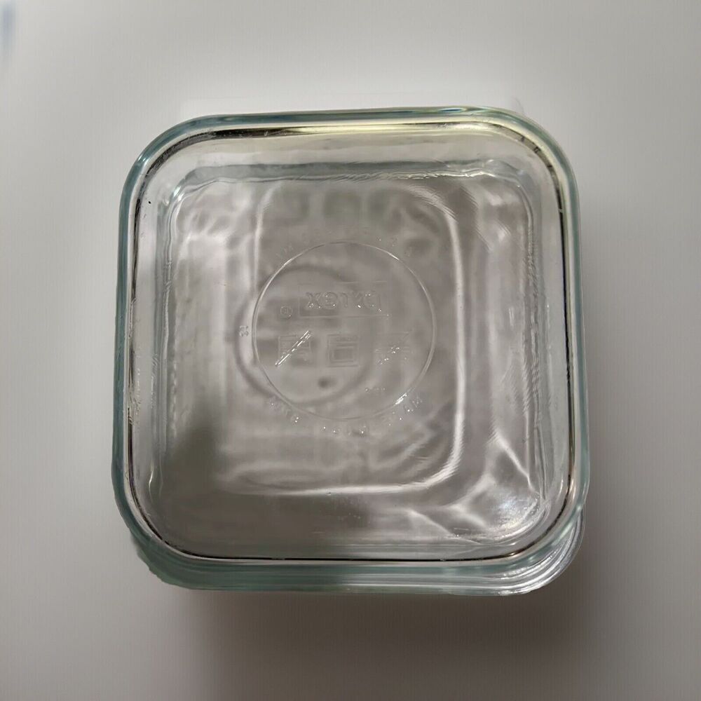 Pyrex 4 Cup 950 ML #8704 Blue Tint Square Glass Dish With Locking Lid - Picture 5 of 8